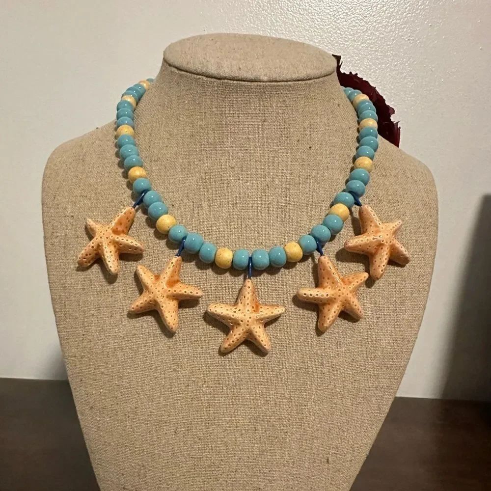 RARE  🦄 VINTAGE FLYING COLORS STARFISH CERAMIC NECKLACE